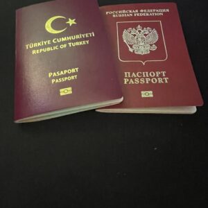 Βίντεο: Τούρκος πατέρας μαθαίνει στην κατά το ήμισυ Ρωσίδα κόρη του πως «Η Τουρκία είναι πάνω απ’ολα»