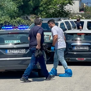 «Κηλίδες αίματος εντοπίστηκαν στα ρούχα του 65χρονου»: H ανακοίνωση της ΕΛ.ΑΣ. για τη διπλή δολοφονία στο Αίγιο