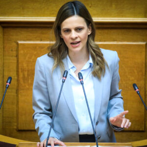 Ε.Αχτσιόγλου: «Δεν αποκλείω στις επόμενες εκλογές να κερδίσει ο Α.Τσίπρας τον Κ.Μητσοτάκη»