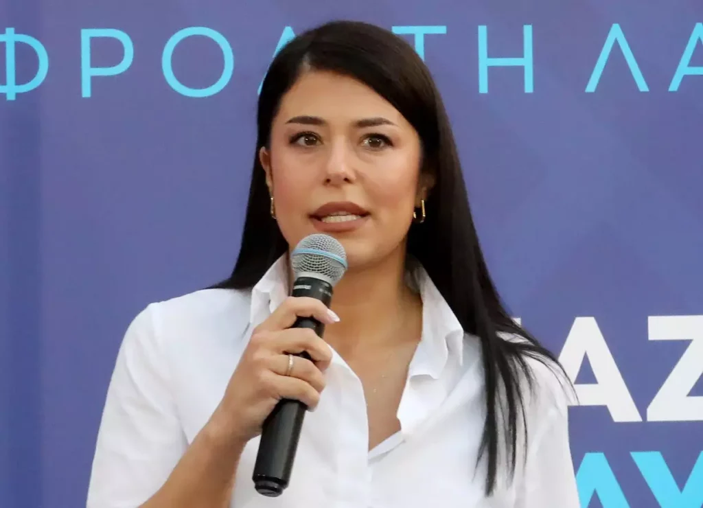 Α.Λατινοπούλου: «Οι εικόνες χάους στο Μπέλφαστ προειδοποίηση για το σκοτεινό μέλλον της Ευρώπης»