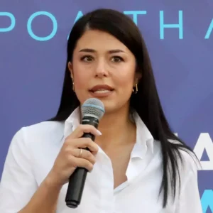 Α.Λατινοπούλου: «Οι εικόνες χάους στο Μπέλφαστ προειδοποίηση για το σκοτεινό μέλλον της Ευρώπης»