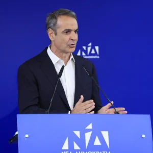 Κ.Μητσοτάκης για τις «κορδέλες» του Άδωνι: «Μπερδεύομαι, το ίδιο είναι;»