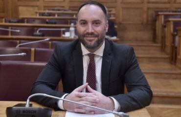 Ο Μίλτος Χατζηγιαννάκης γραμματέας της Πολιτικής Επιτροπής της ΕΛΑΣ