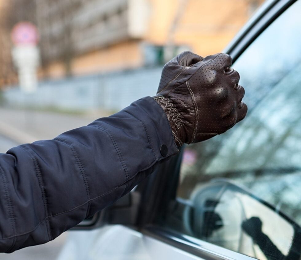 Ελεύθερος ο 30χρονος που γρονθοκόπησε οδηγό στο Ίλιον: Είχε οδηγηθεί στο ψυχιατρείο