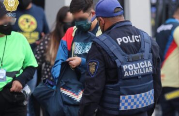 Μεξικό: Σοβαρά επεισόδια με διαδηλωτές  και αστυνομικές δυνάμεις έξω από το στάδιο της έναρξης των αγώνων