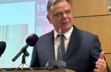 Διδασκάλου: Ισχυρίζεται ότι η παραίτησή του δεν σχετίζεται με το σκάνδαλο  της Πολεοδομίας.