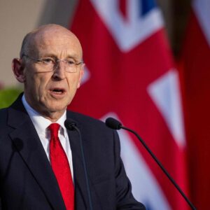 Παραιτήθηκε ο Βρετανός υπουργός Άμυνας, John Healey – Καταγγέλλει  έλλειψη κονδυλίων