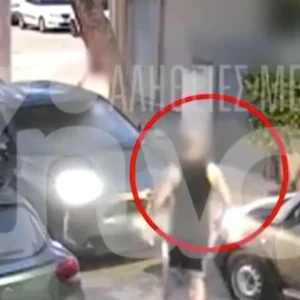 Στο Δαφνί ο 30χρονος που έριξε μπουνιά σε μητέρα στο Ίλιον: «Είναι επικίνδυνη περίπτωση» είπε η γυναίκα (βίντεο)