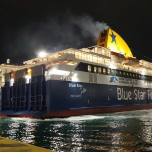 «Blue Star 2»: Κατέπλευσε στο Λαύριο λόγω καταγγελίας για εκρηκτικό μηχανισμό