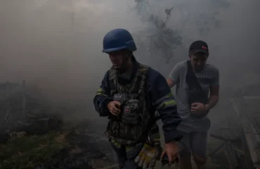 Βίντεο: Μάχες από σπίτι σε σπίτι στην Κονσταντινόφκα