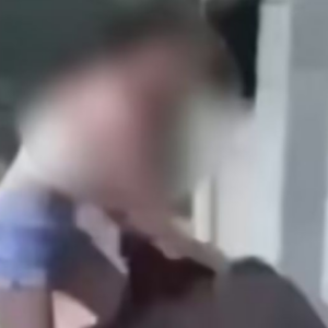 Ξυλοδαρμός γυναίκας στην Πάτρα από δύο ανήλικα κορίτσια: Η ΕΛΑΣ αναζητά και την τρίτη της παρέας