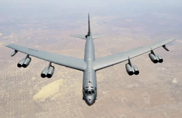 ΗΠΑ: Βομβαρδιστικό B-52 συνετρίβη λίγο μετά την απογείωσή του στην αεροπορική βάση Έντουαρντς (βίντεο)