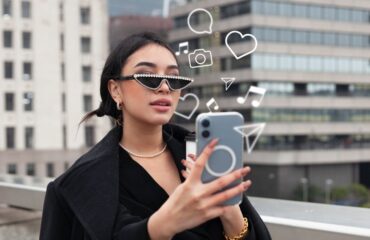 Κίνα: Βάζει όρια στους influencers – «Αν θέλετε να μιλάτε να έχετε πτυχίο»