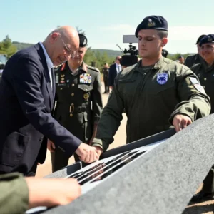 Παραδόθηκε το πρώτο αναβαθμισμένο P-3HN μετά από 11 χρόνια!
