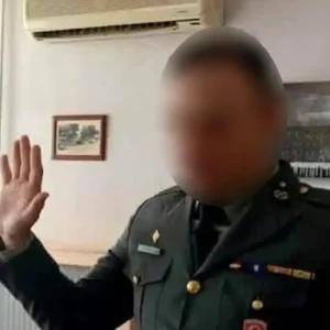 Έντονες αντιδράσεις προκάλεσε φωτογραφία με στέλεχος των Ενόπλων Δυνάμεων να ορκίζεται στο δωδεκάθεο!