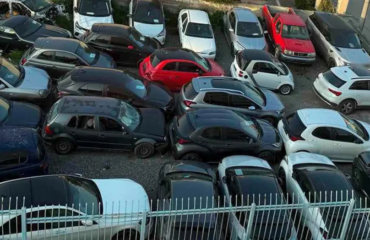 Εξαρθρώθηκε σπείρα που έκλεβε, παραποιούσε & μεταπωλούσε οχήματα στην Αττική: Πάνω από 1 εκατ. ευρώ το κέρδος τους