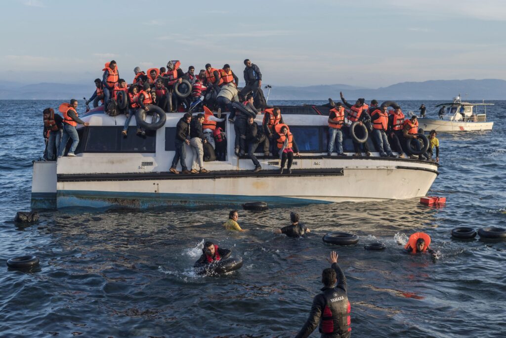 Εμπορικό πλοίο με σημαία της Δανίας μάζεψε 29 παράνομους μετανάστες και τους έστειλε στο λιμάνι της Σούδας