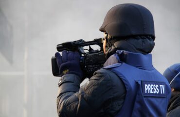 Βίντεο: Η στιγμή που δημοσιογράφος τραυματίζεται από ισραηλινά drones στον Λίβανο