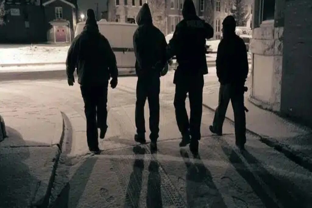 Άγρια συμπλοκή εννέα ατόμων στην Αργυρούπολη – Τρεις τραυματίες