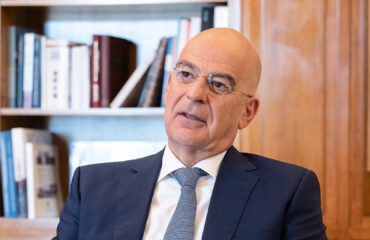 Το συλλυπητήριο μήνυμα του Νίκου Δένδια για το αεροπορικό δυστύχημα με το B-52 στην Καλιφόρνια