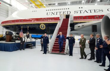 Air Force… Qatar: Ο Τραμπ παρουσίασε το νέο προεδρικό αεροσκάφος που δώρισε το Κατάρ