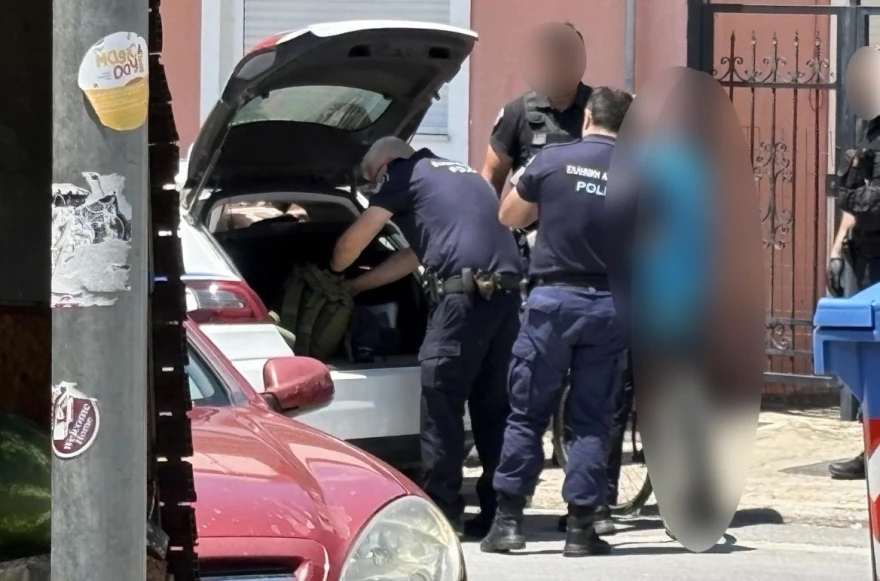 Λάρισα: Κυκλοφορούσε γυμνός μέσα στους δρόμους