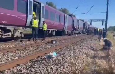 Σιδηροδρομικό  ατύχημα στην Βρετανία: Αναφορές για πολλούς τραυματίες