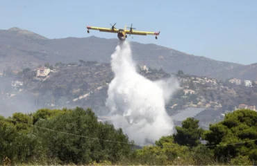 Κορινθία: Υπό έλεγχο οι φωτιές σε Αγγελόκαστρο και Άνω Αλμυρή (upd)