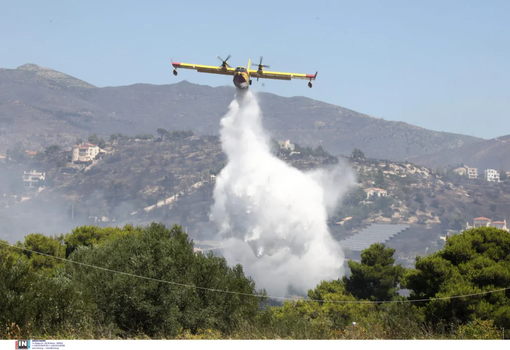 Κορινθία: Μεγάλες φωτιές σε Αγγελόκαστρο και Άνω Αλμυρή – Επιχειρούν και εναέρια μέσα