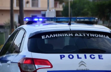 Νίκαια: Χειροπέδες σε 17χρονο που λήστεψε 40χρονο υπό την απειλή μαχαιριού