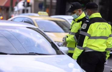 Χειροπέδες σε 39χρονο που οδηγούσε με 203 χλμ./ώρα στην εθνική οδό Αθηνών – Κορίνθου