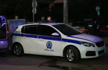 «Καταδρομική» κουκουλοφόρων σε παρέα τριών νεαρών στην Πάτρα: Στο νοσοκομείο με τραύματα από μαχαίρι ένας 22χρονος