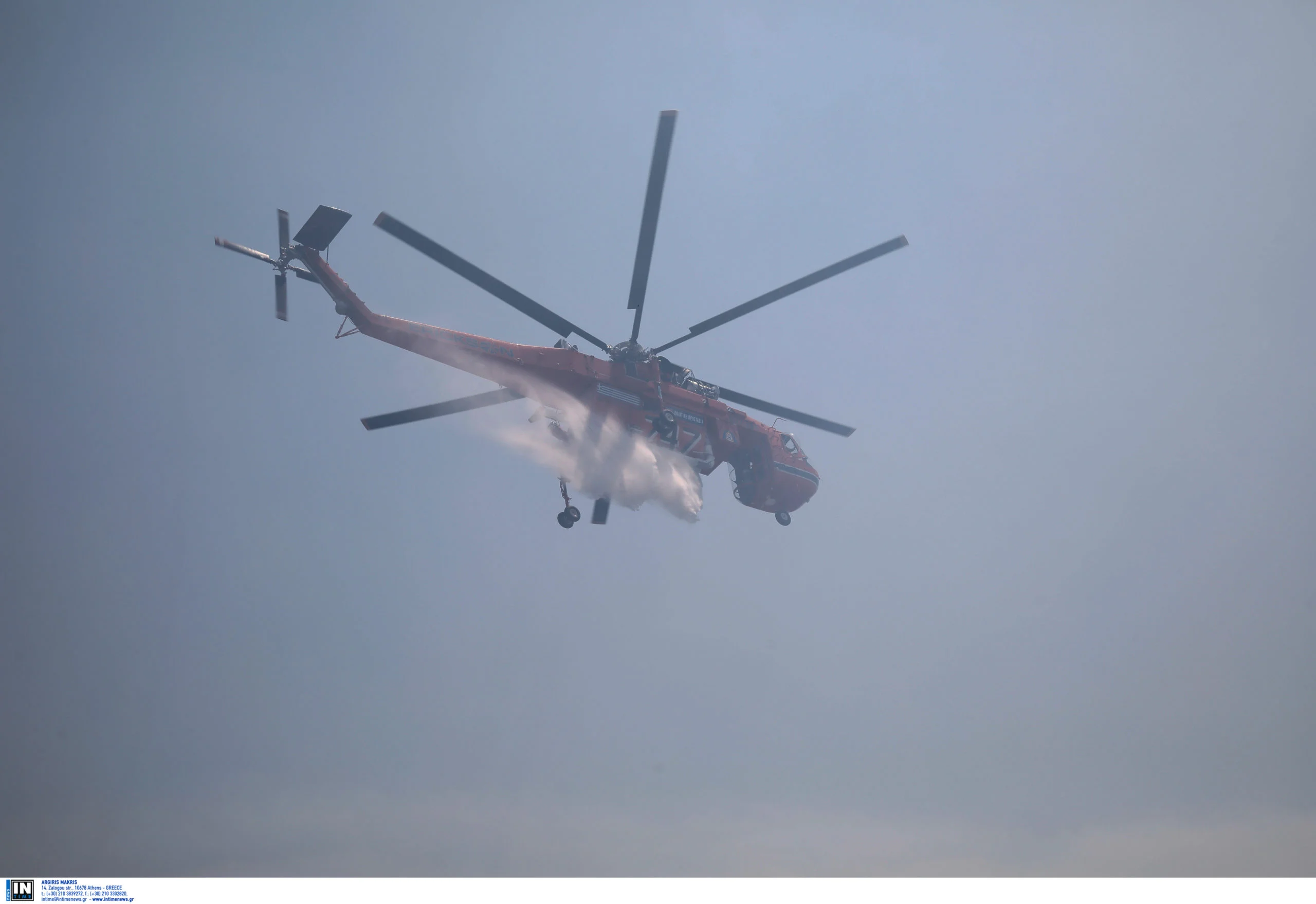 Σπάτα: Σε ύφεση η φωτιά κοντά στο αεροδρόμιο «Ελευθέριος Βενιζέλος» (upd2)