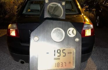 Θεσσαλονίκη: 19χρονος πήγαινε με «σπασμένα φρένα» στη Μουδανίων – Συνελήφθη καθώς οδηγούσε με 195 χλμ/α.ω.