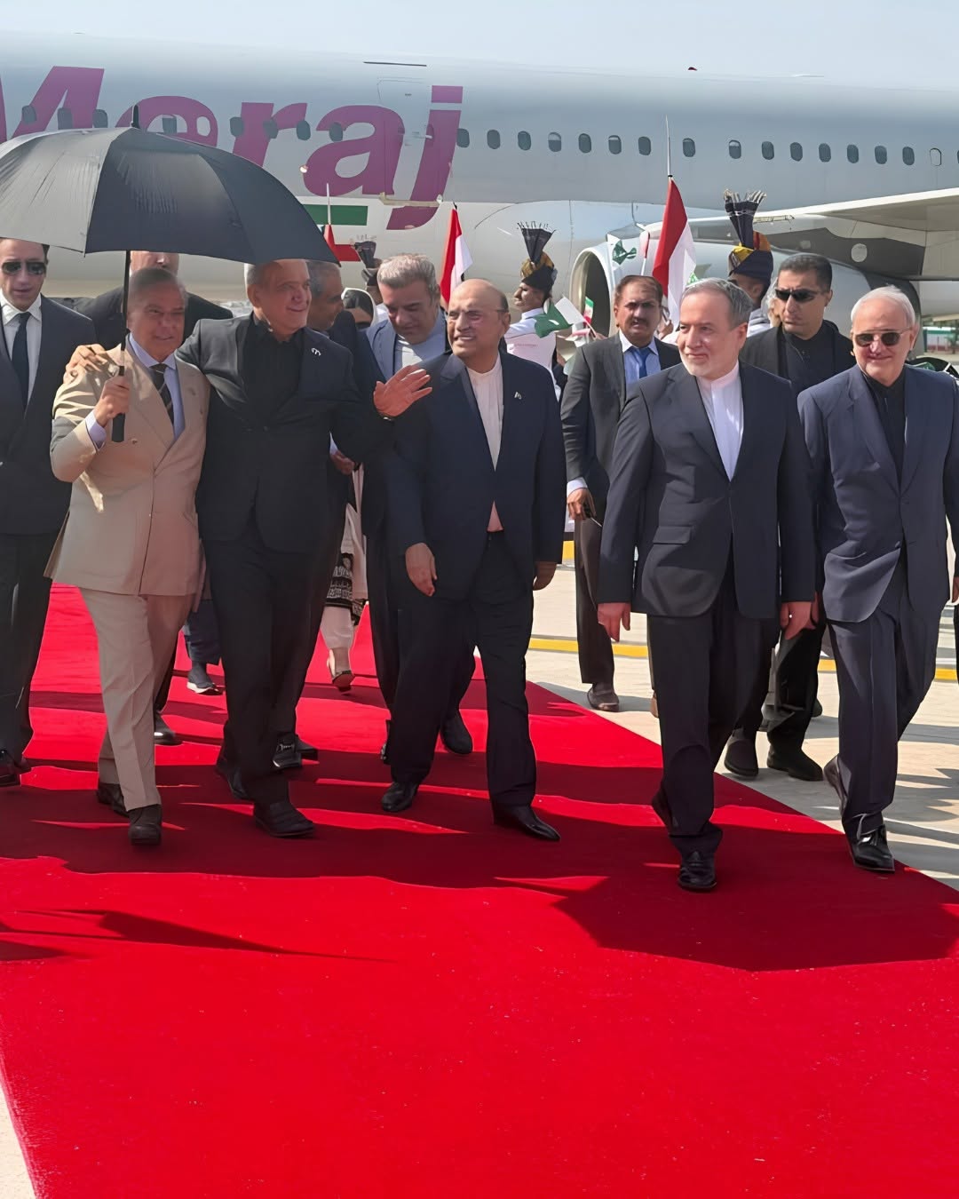 Με F-16 υποδέχθηκε τον Ιρανό πρόεδρο το Πακιστάν