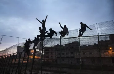 Παράνομος μετανάστης στην Αλμερία της Ισπανίας βίασε Γερμανίδα και προσπάθησε να το σκάσει δια θαλάσσης (βίντεο)