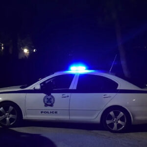 Ξέφυγε η κατάσταση σε μπαρ της Λευκάδας: Για τα «μάτια» μιας γυναίκας οδήγησαν 56χρονο στο νοσοκομείο με κατάγματα