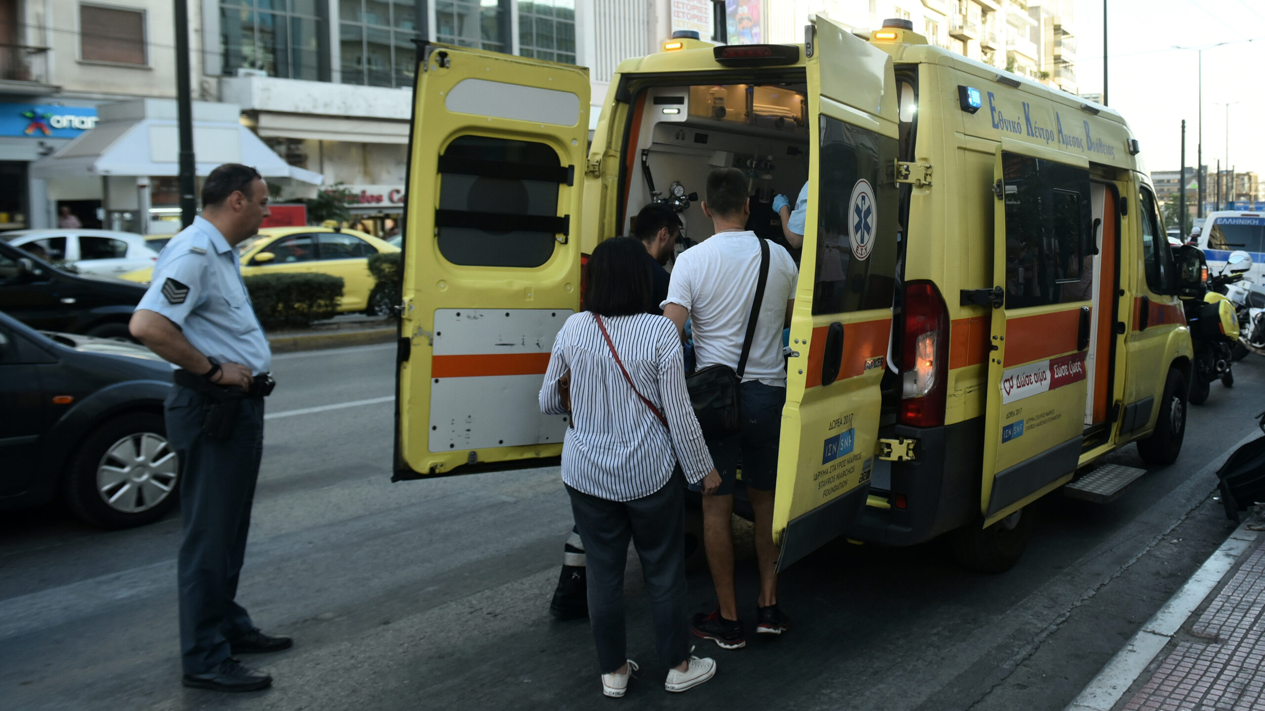 Χωρίς δίπλωμα οδήγησης ο ασυνείδητος που παρέσυρε με το αμάξι του ηλικιωμένο στο Αγρίνιο και τον εγκατέλειψε