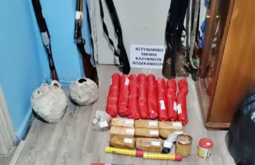 Κάλυμνος: Οπλοστάσιο με εκρηκτικά, όπλα και αρχαία αντικείμενα αποκάλυψαν αστυνομικές έρευνες