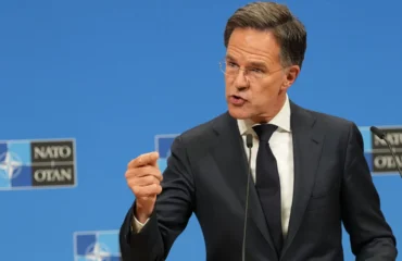 Ο Μάρκο Ρούτε «στάζει μέλι» για την Ιταλία: «Από τις αμερικανικές της βάσεις πέταξαν 500 αεροσκάφη κατά του Ιράν»