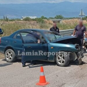 Φονικό τροχαίο στη Φθιώτιδα: Aυτοκίνητο έγινε σμπαράλια μετά από σύγκρουση με φορτηγό – Νεκρός ο οδηγός του (φωτο)