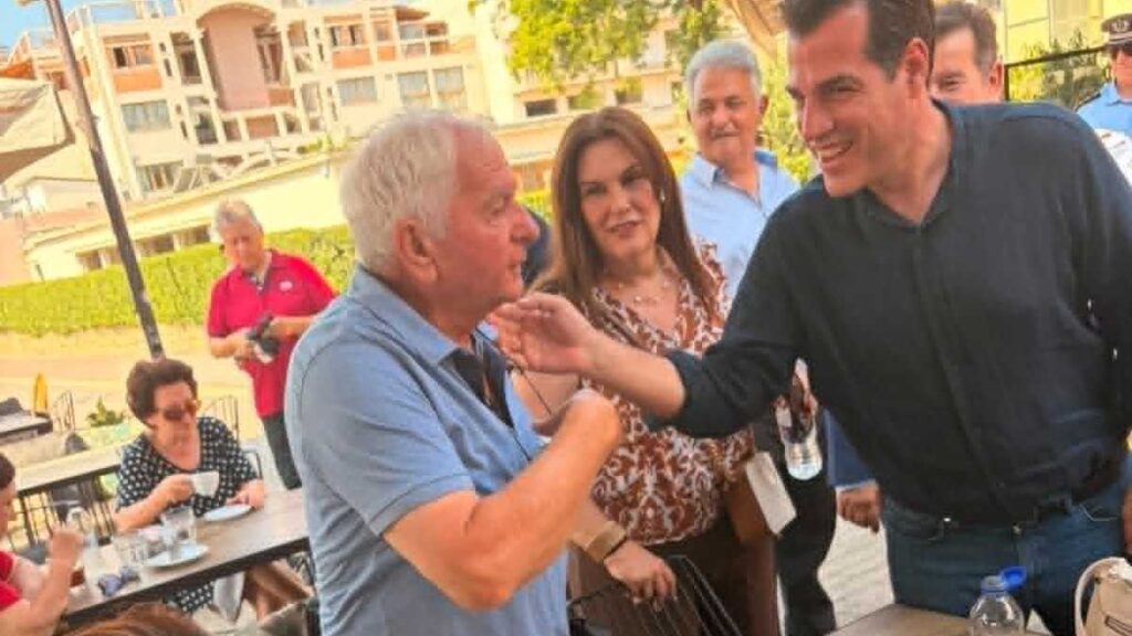 Η δυσαρέσκεια κατά της κυβέρνησης γίνεται οργή: Δείτε τι έγινε σε λαϊκή αγορά του Άργους με Πλεύρη-Ανδριανό