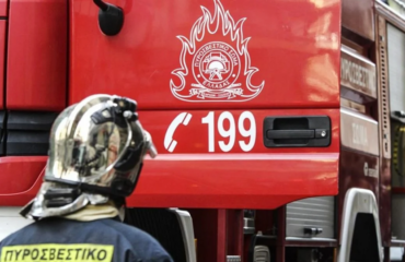 Φωτιά στον Ασπρόπυργο: Καίει σε χαμηλή βλάστηση κοντά στο Στρατόπεδο Ξηρογιάννη
