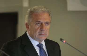 Ο Δ.Αβραμόπουλος ζητά την ακύρωση του εντάλματος σε βάρος από τον Άρειο Πάγο