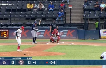 Βίντεο: Παίζανε baseball την στιγμή που που χτύπησε ο «Εγκέλαδος» το Καράκα
