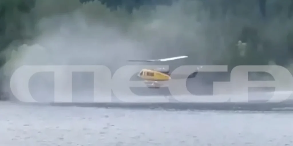 Βίντεο καταγράφει την συντριβή του πυροσβεστικού ελικοπτέρου στο Μέτσοβο – Κολύμπησαν για να σωθούν (βίντεο)
