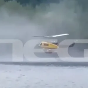 Βίντεο καταγράφει την συντριβή του πυροσβεστικού ελικοπτέρου στο Μέτσοβο – Κολύμπησαν για να σωθούν (βίντεο)
