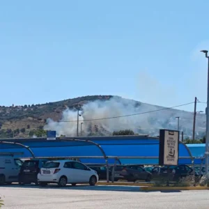 Άμεση κινητοποίηση για φωτιά στον Κουβαρά – Οριοθετήθηκε πριν πάρει διαστάσεις