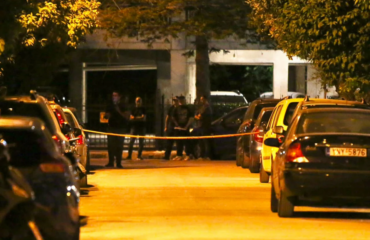 Άγρια συμπλοκή δέκα ατόμων στην Καλλιθέα: Νεκρός νεαρός από μαχαιριά στον θώρακα (φώτο)