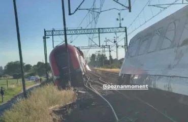 Πολωνία: Σύγκρουση επιβατικού με εμπορικό τρένο στο χωριό Bialosliwie – Τουλάχιστον δύο τραυματίες